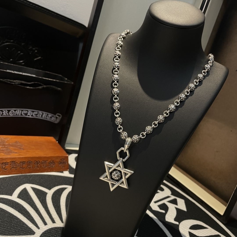 Ch*0me He**ts necklaces